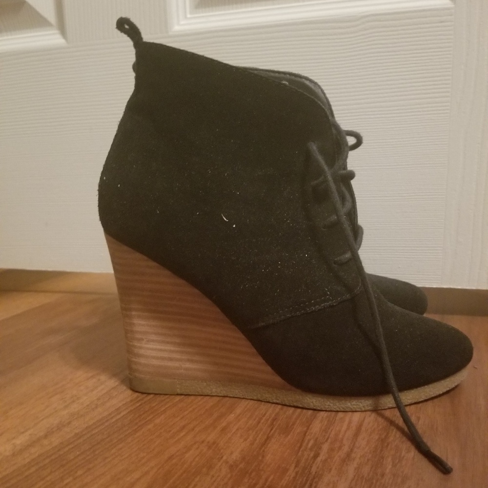 Steve Madden lace up, wedge bootie